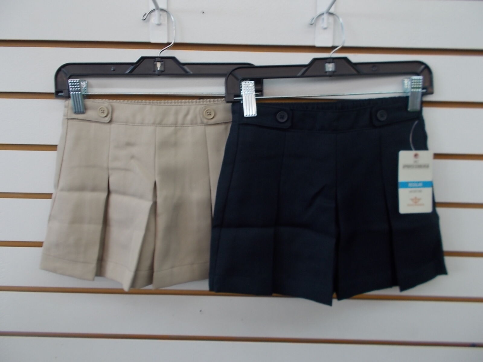 Girls Dockers Uniform Khaki & Navy 2 Button & Loop At Waist Skort Size 4 - 18.5