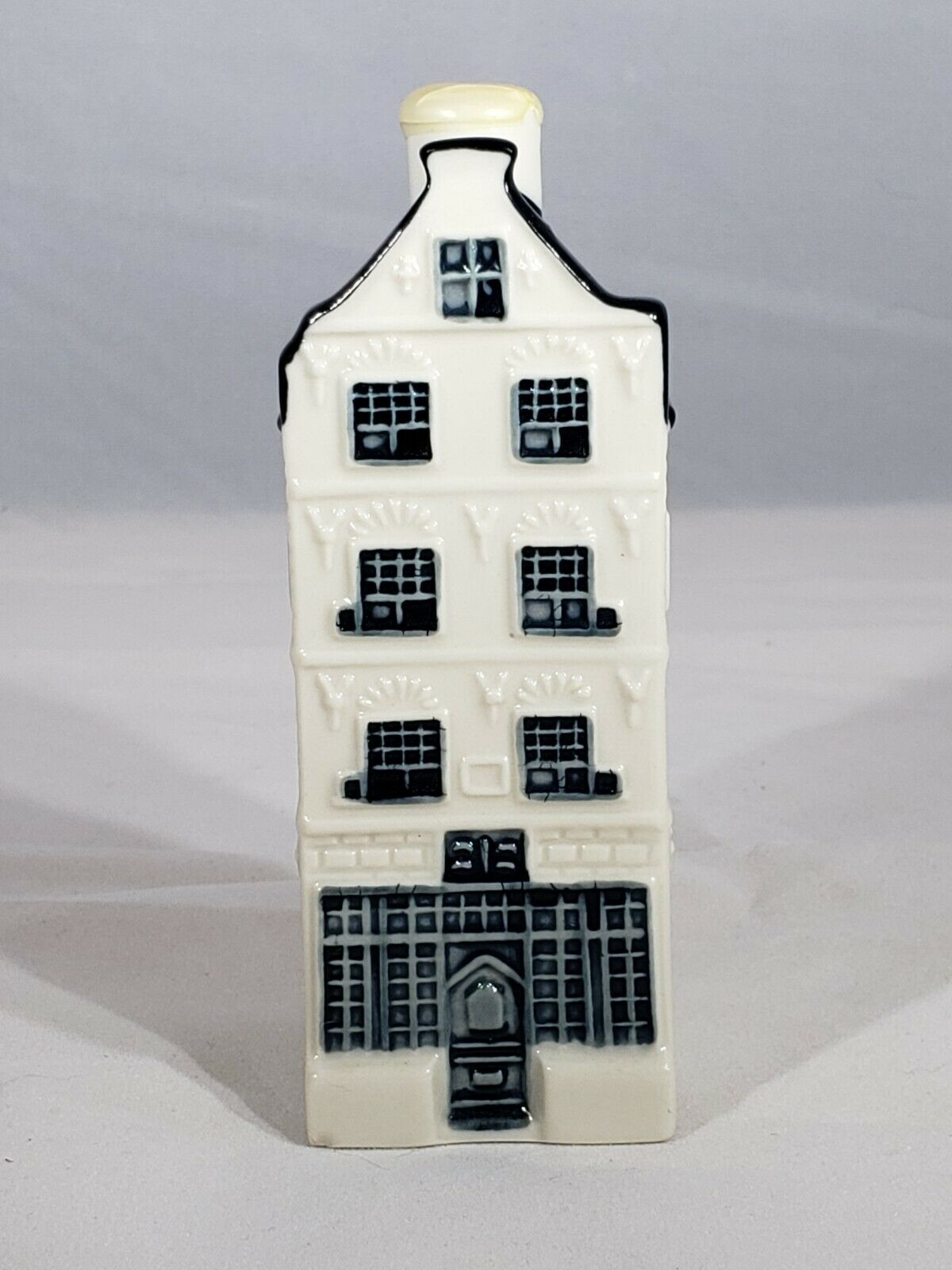 # 28 Delft Blue Klm Bols Canal House - Sealed